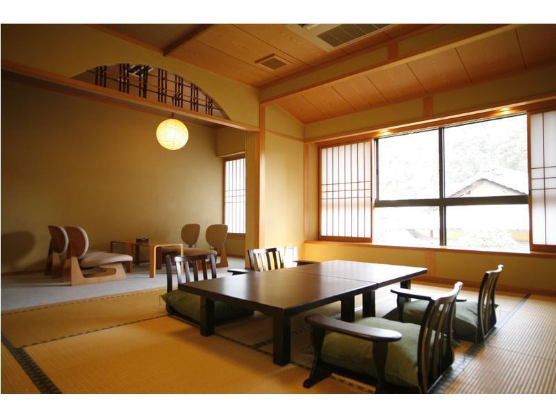 Yutouya Ryokan Тоёока Экстерьер фото