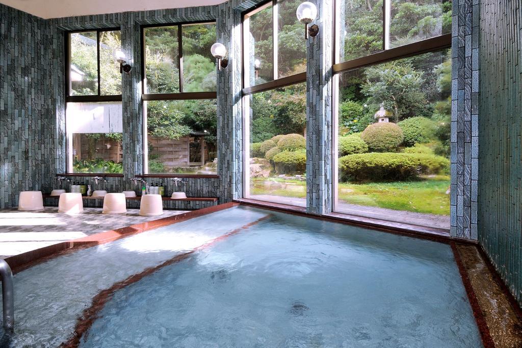 Yutouya Ryokan Тоёока Экстерьер фото