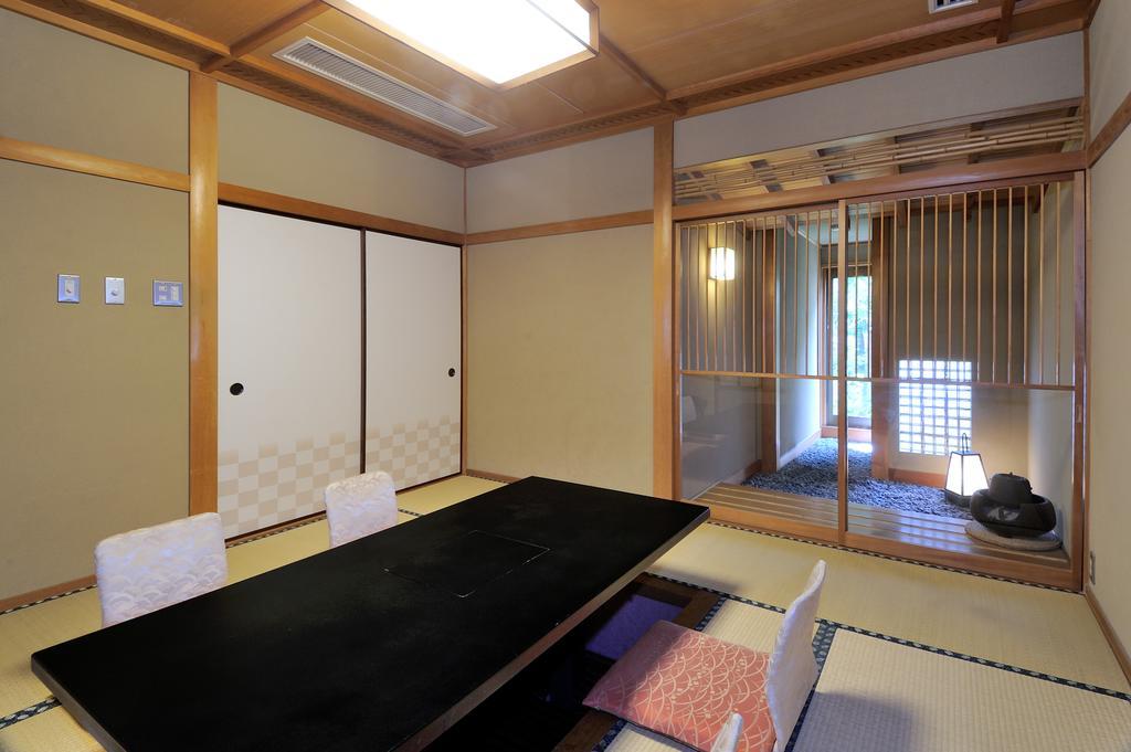 Yutouya Ryokan Тоёока Экстерьер фото