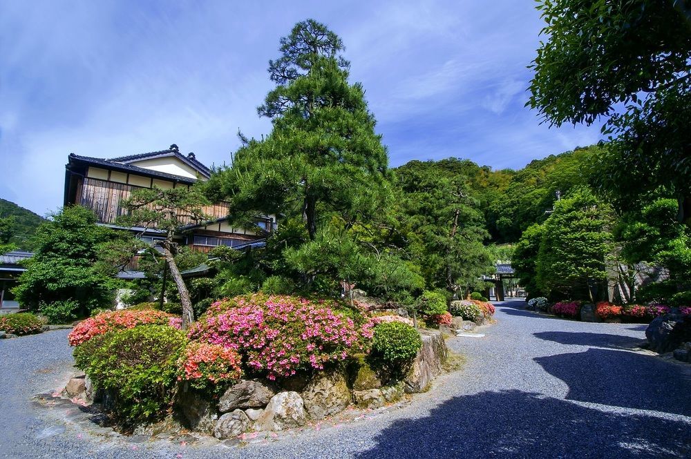 Yutouya Ryokan Тоёока Экстерьер фото