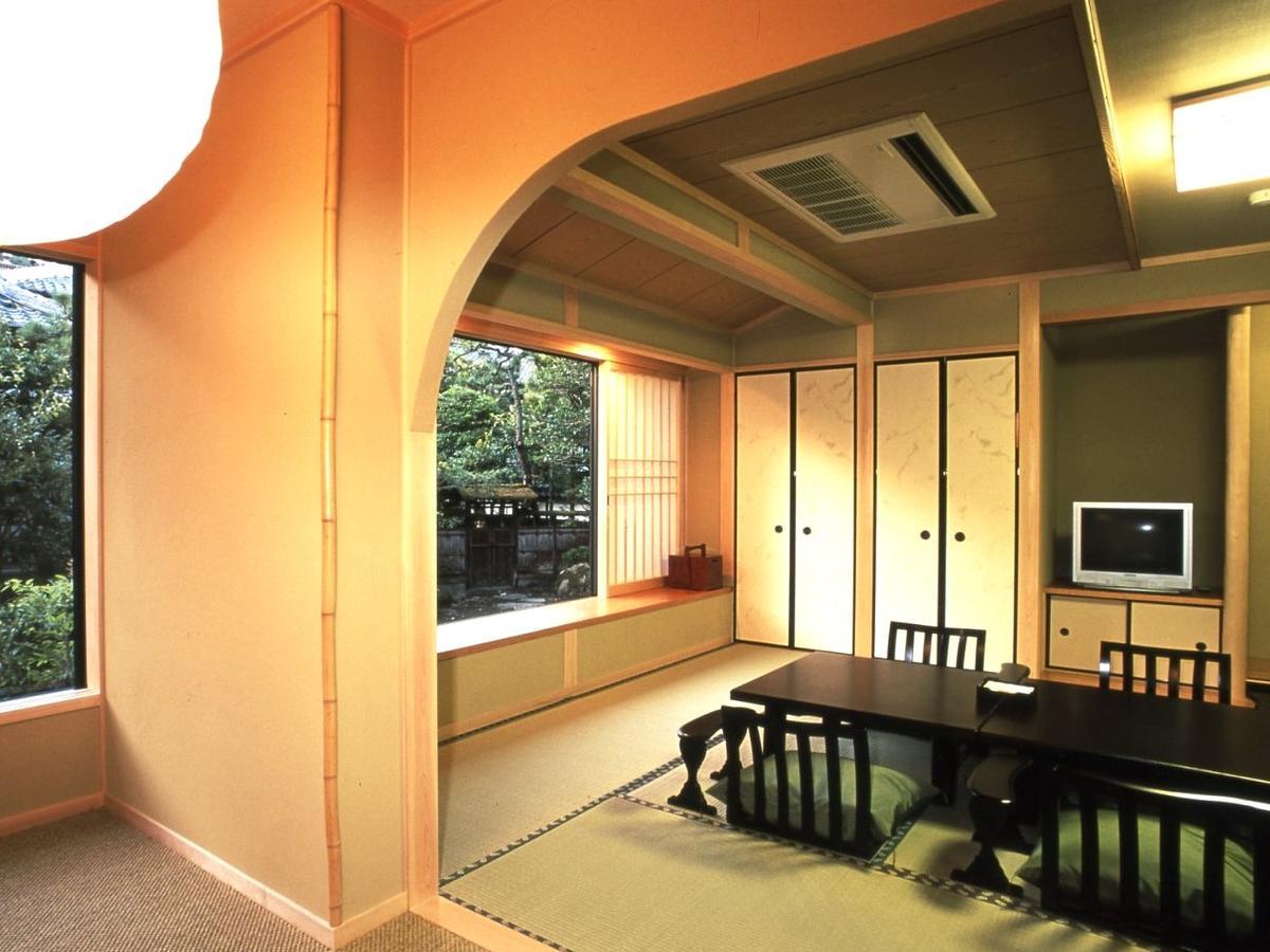 Yutouya Ryokan Тоёока Экстерьер фото